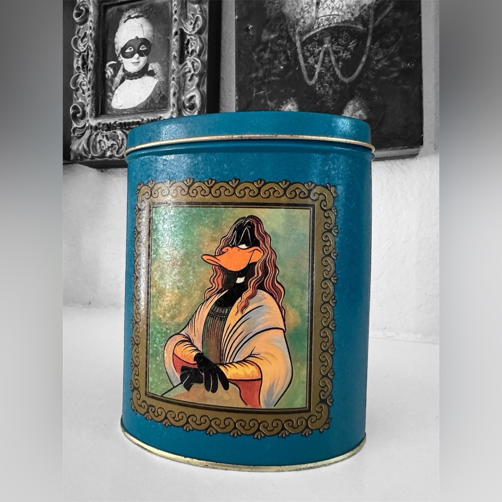 1993 Warner Bros Daffy‎ Duck Mona Lisa & The Scream Vintage Collectible Tin